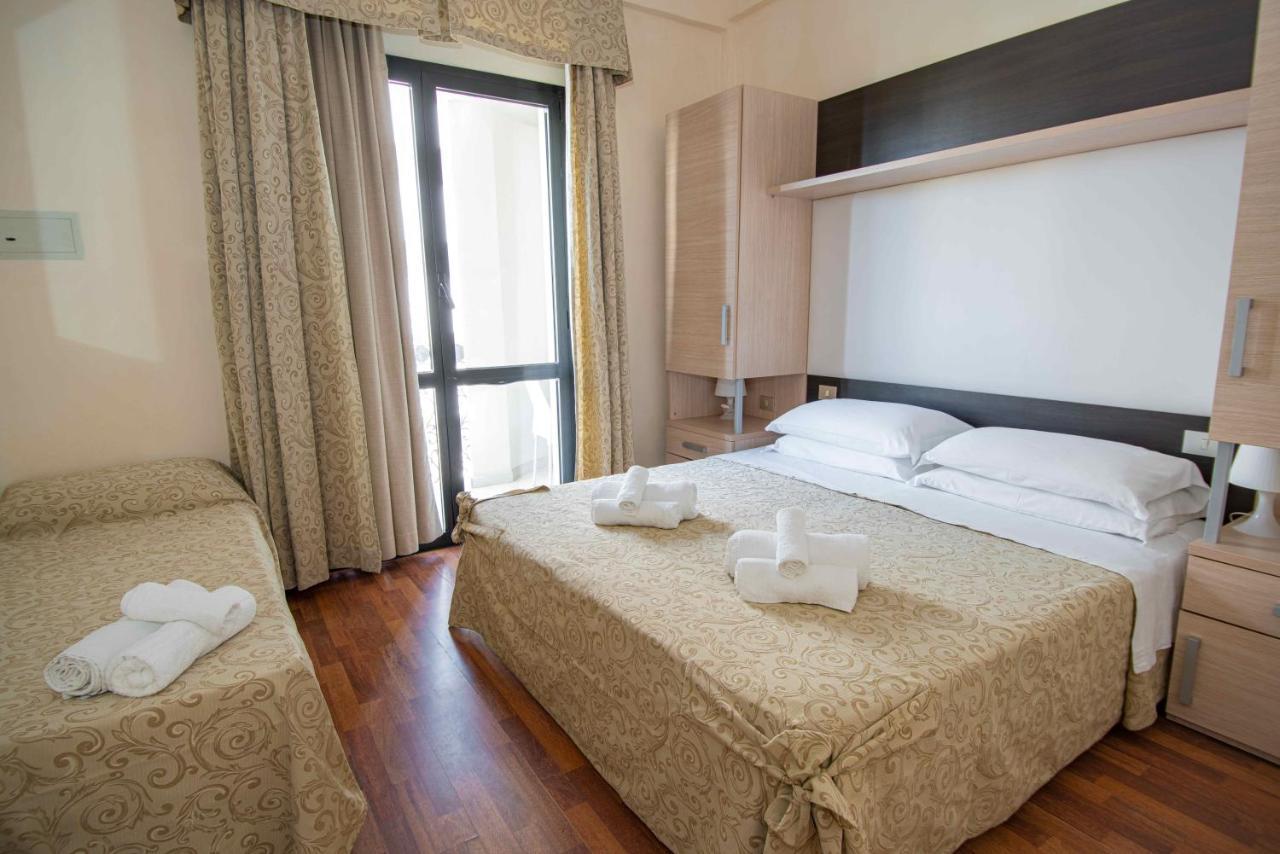 Hotel Baby B&B Milano Marittima Exterior foto
